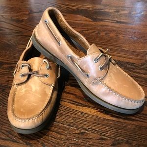 Sperry Original Boat Shoe in Sahara Leather.